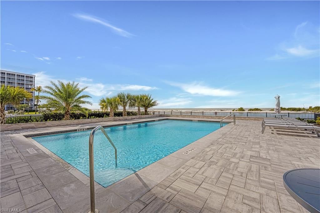 ISLAND REEF CLUB - Residential