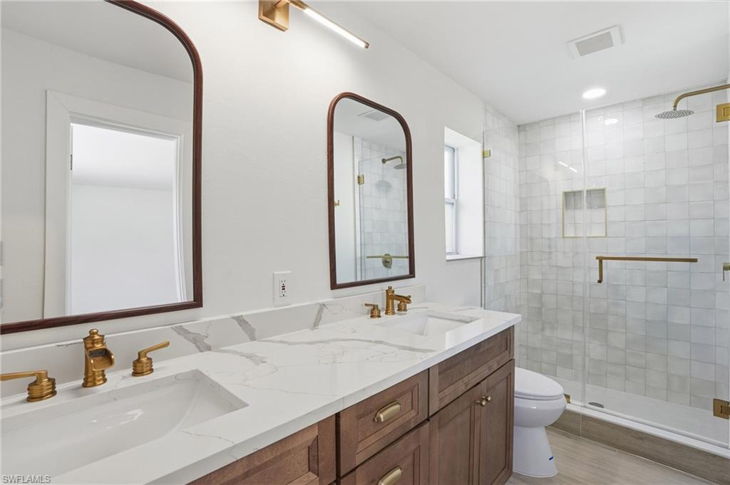 LA CHELLE MANOR - Residential