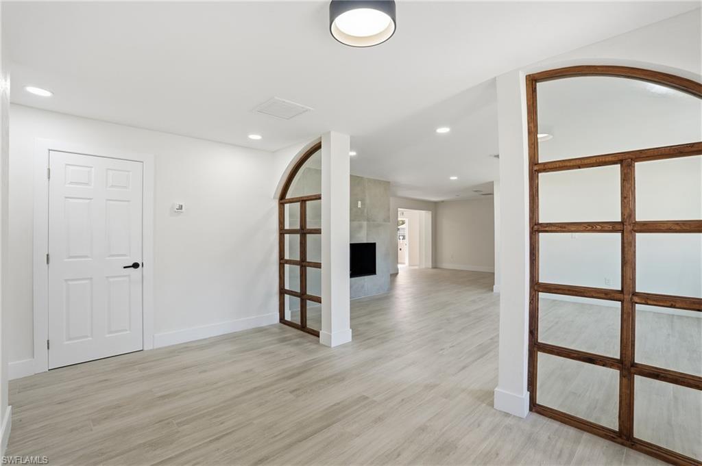 LA CHELLE MANOR - Residential