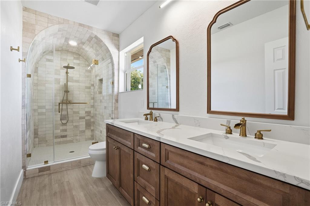 LA CHELLE MANOR - Residential