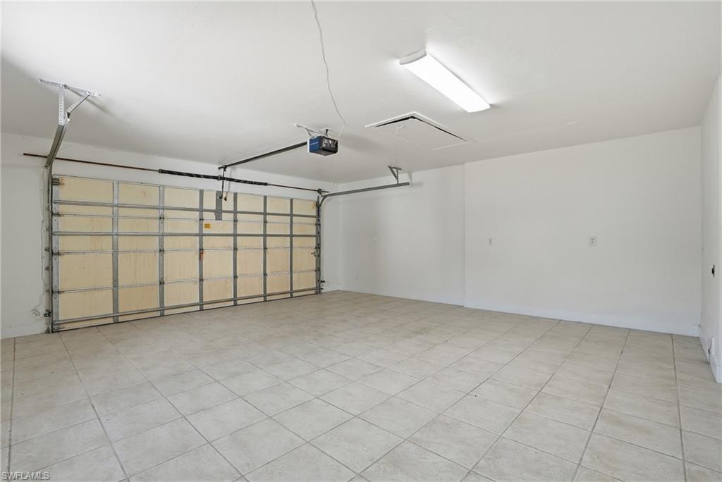 LA CHELLE MANOR - Residential