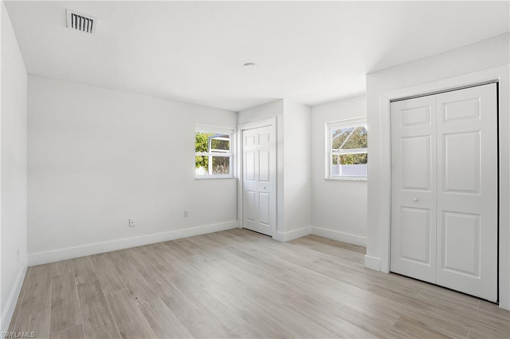 LA CHELLE MANOR - Residential