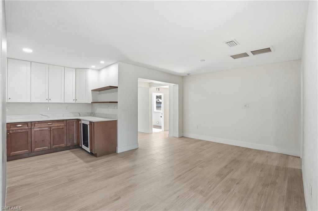 LA CHELLE MANOR - Residential