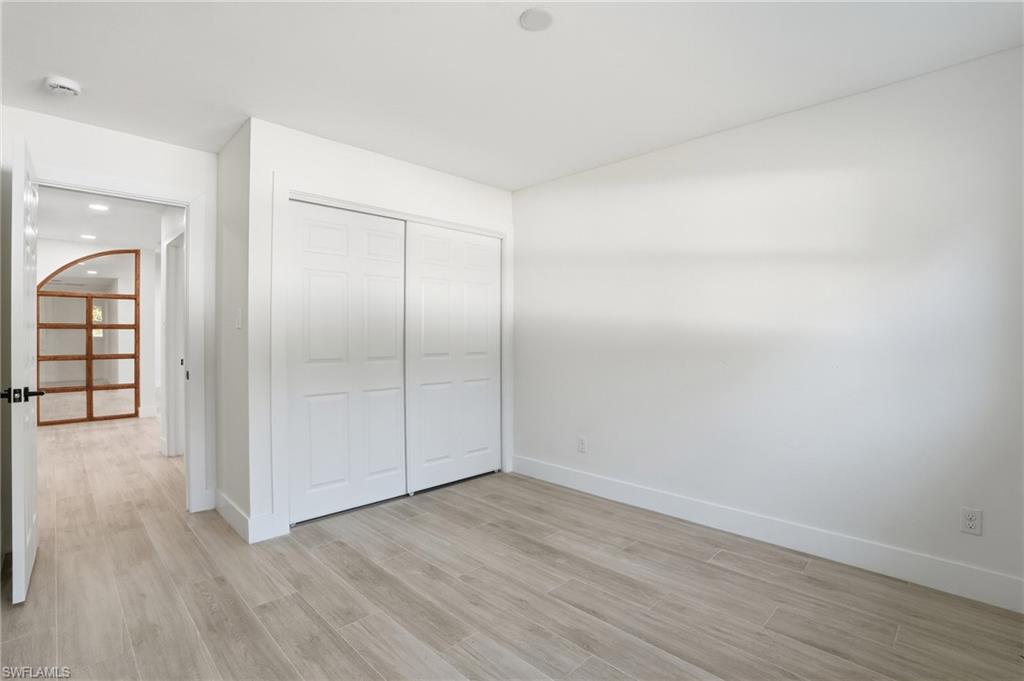 LA CHELLE MANOR - Residential