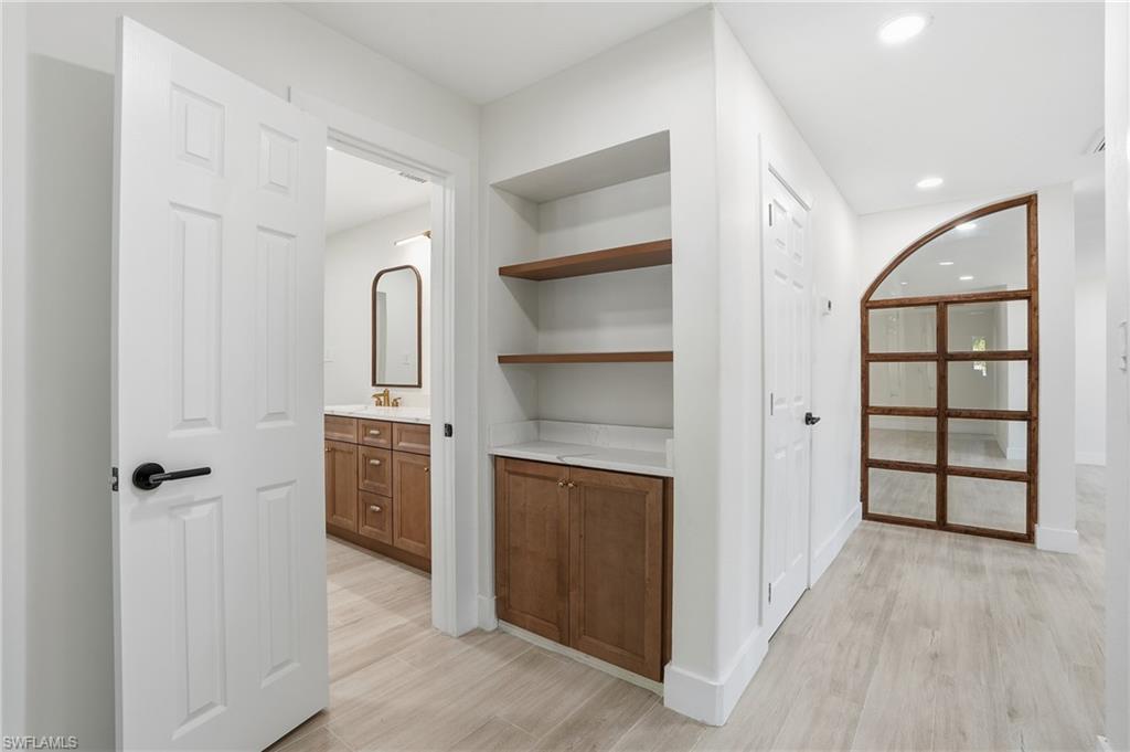 LA CHELLE MANOR - Residential