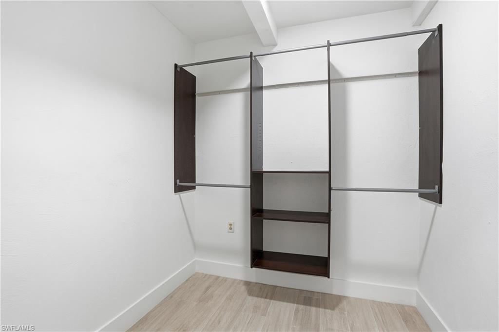 LA CHELLE MANOR - Residential