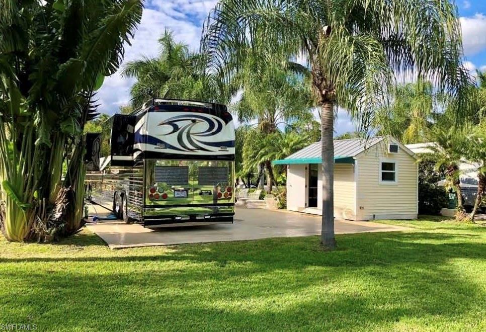 RIVERBEND MOTORCOACH RESORT - Land