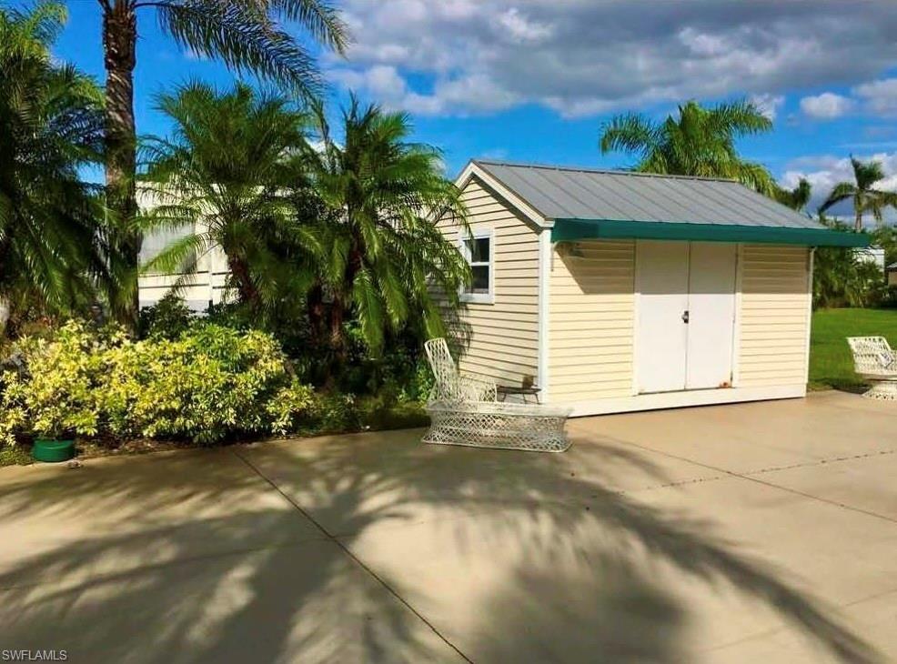 RIVERBEND MOTORCOACH RESORT - Land