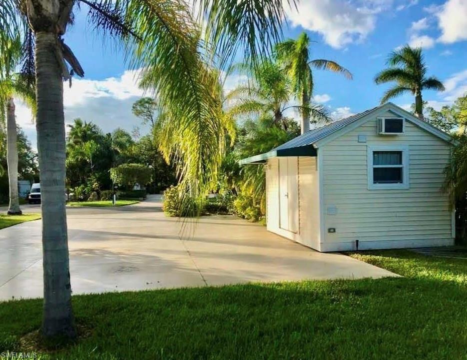 RIVERBEND MOTORCOACH RESORT - Land