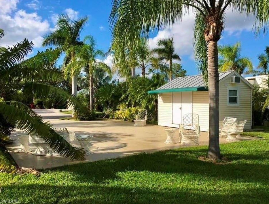 RIVERBEND MOTORCOACH RESORT - Land