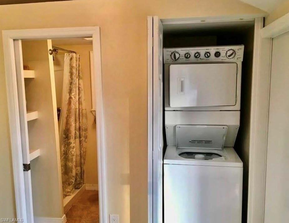 RIVERBEND MOTORCOACH RESORT - Land