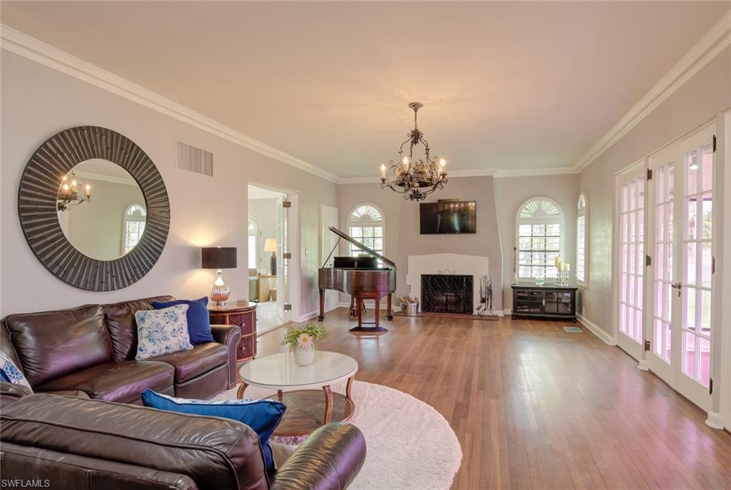 YORK MANOR - Residential