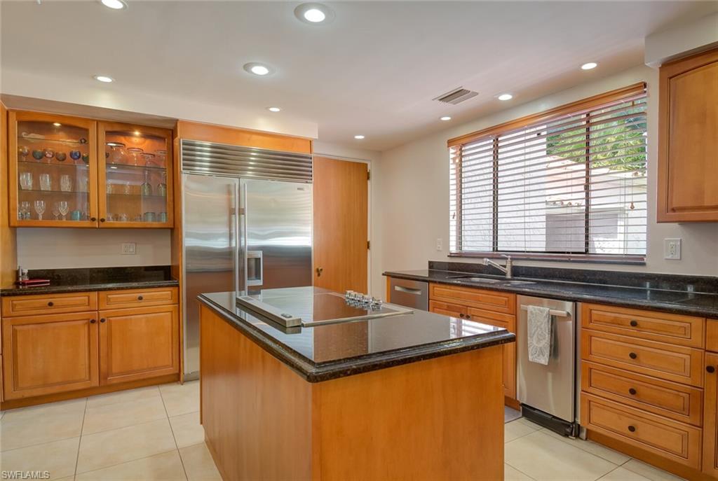 YORK MANOR - Residential