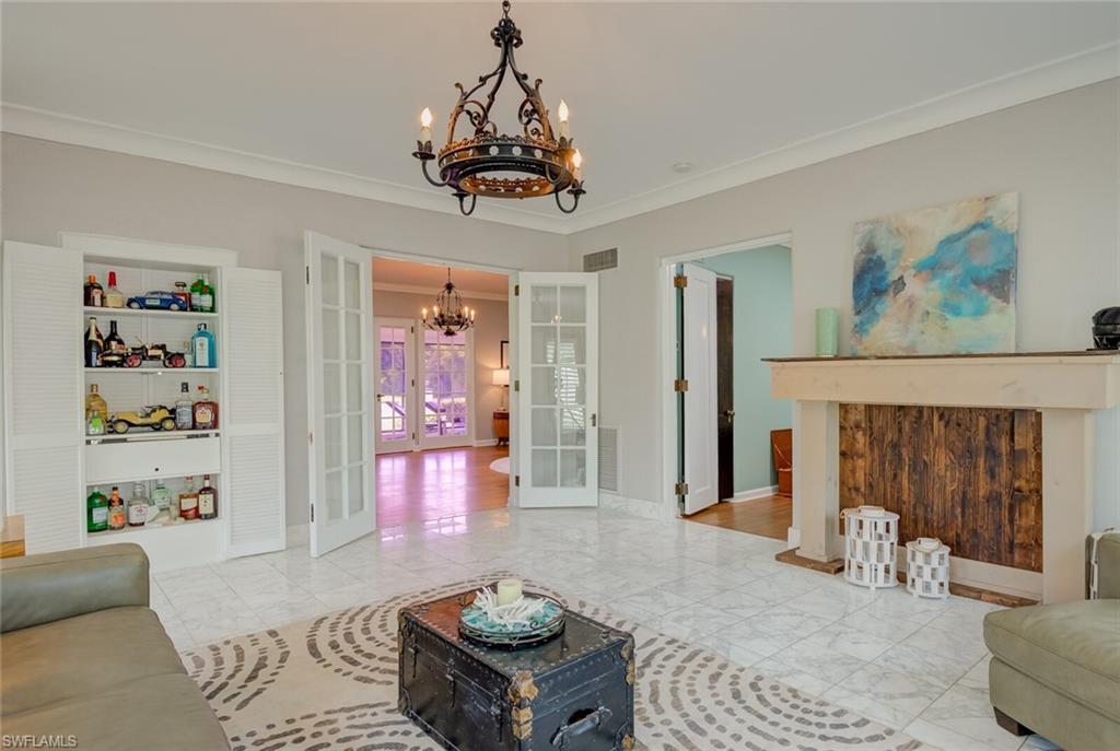 YORK MANOR - Residential