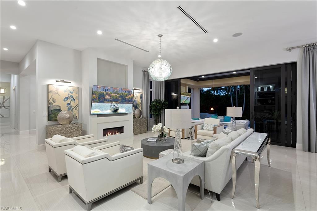 MOORINGS - Residential