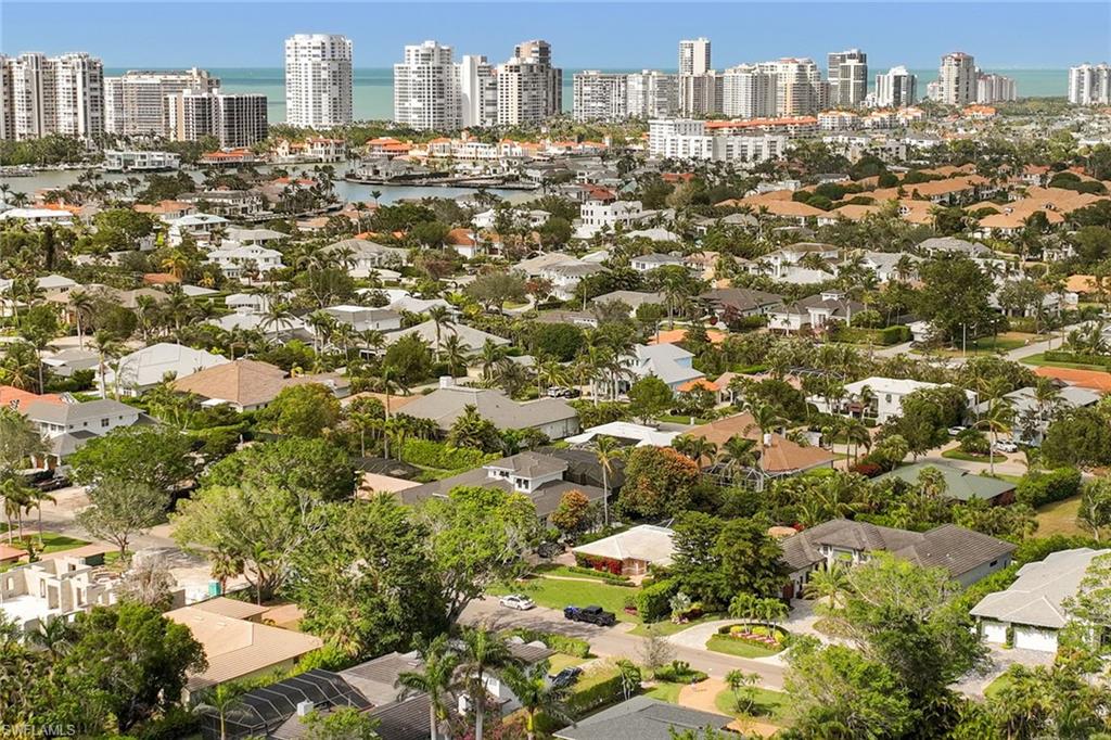 MOORINGS - Residential