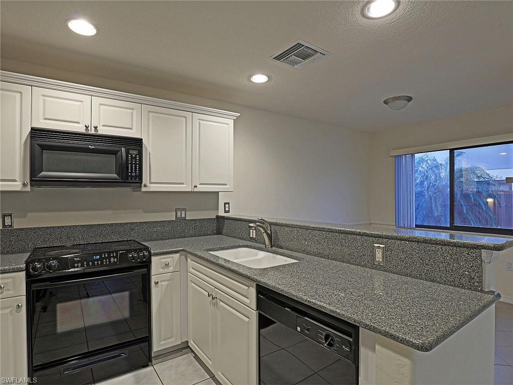 VILLAGE OF CEDARBEND - Residential Lease