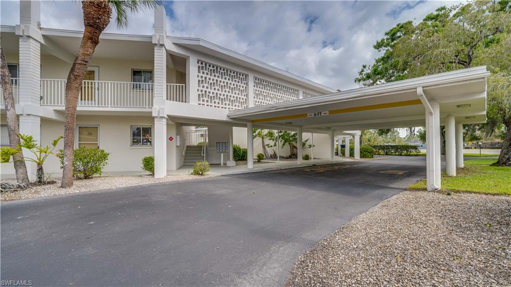 GOLF VIEW APTS CONDOMINIUM - Residential Lease