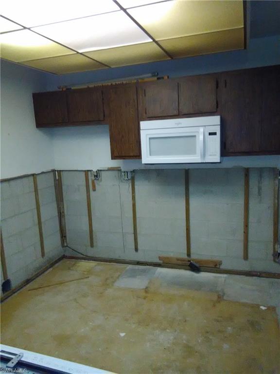 ROYAL WOODS - Residential