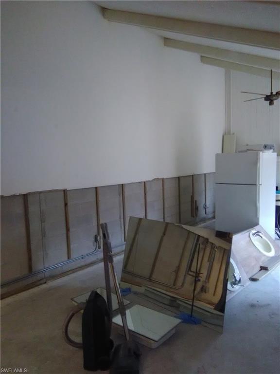 ROYAL WOODS - Residential