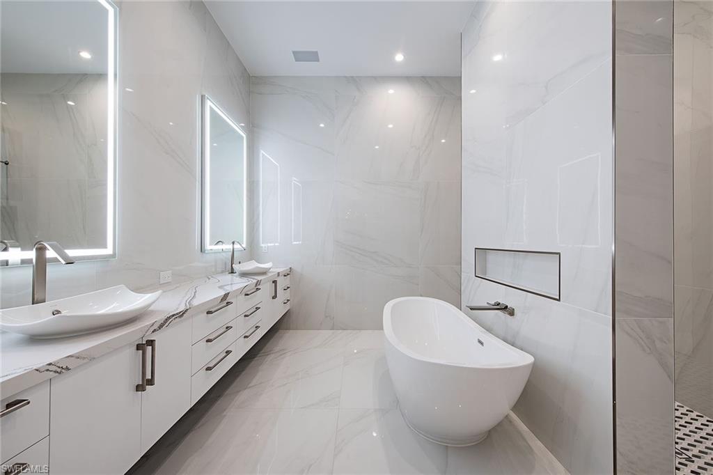 ROYAL HARBOR - Residential