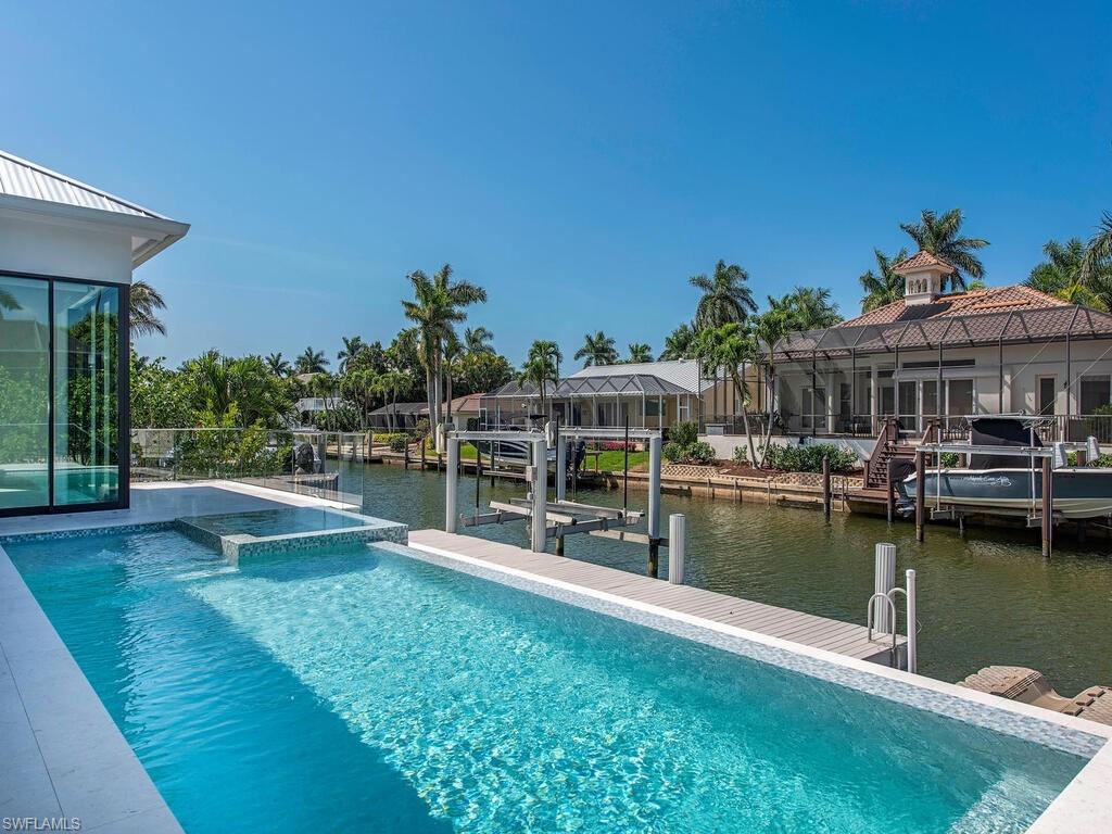 ROYAL HARBOR - Residential