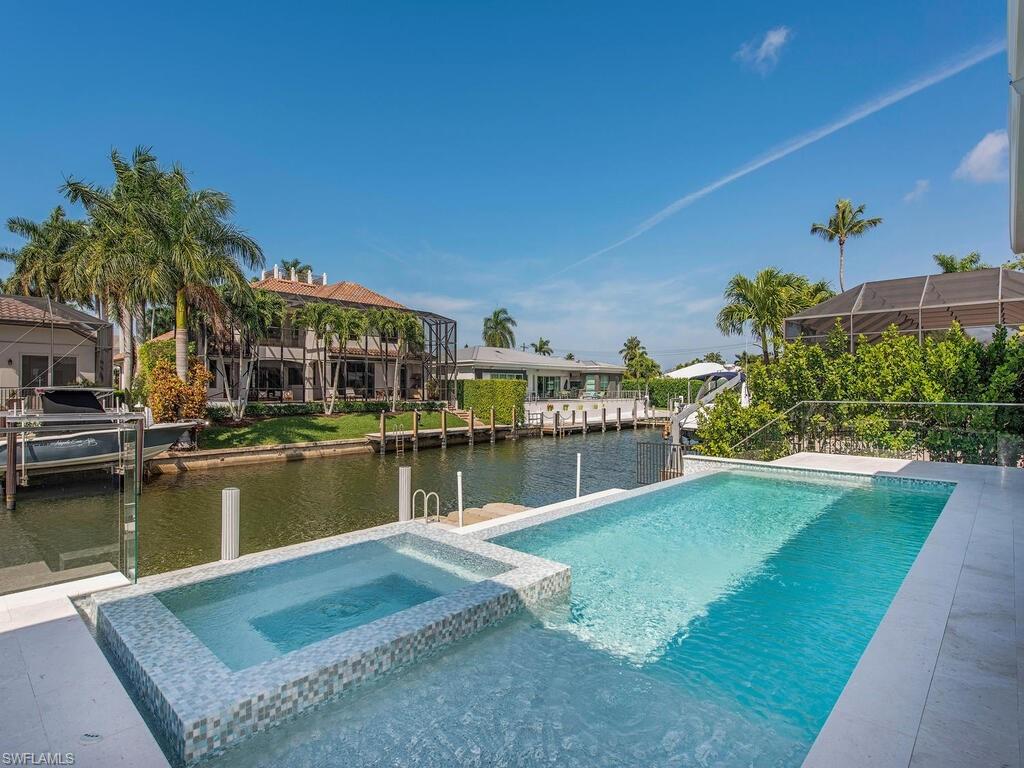 ROYAL HARBOR - Residential