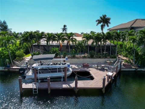 211 Seahorse CT MARCO ISLAND FL 34145