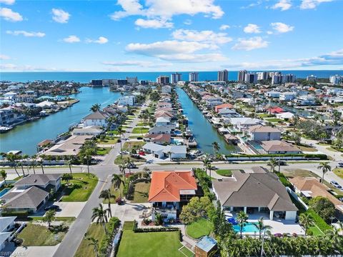 10602 Vanderbilt DR NAPLES FL 34108