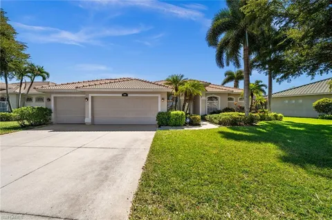 2243 Oxford Ridge Cir, Lehigh Acres, FL 33973 - #: 225014233