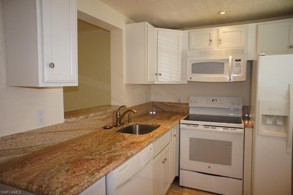 SEVEN LAKES - Residential