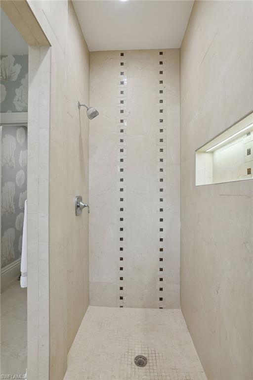 HIDEAWAY BEACH - Residential