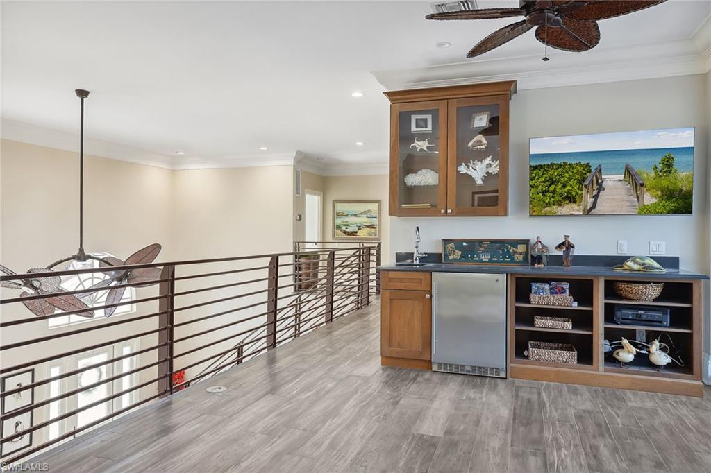 HIDEAWAY BEACH - Residential