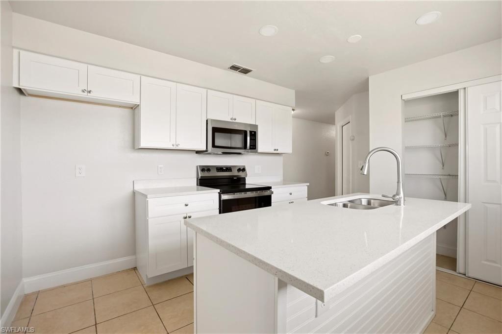 FORT MYERS SHORES - Residential