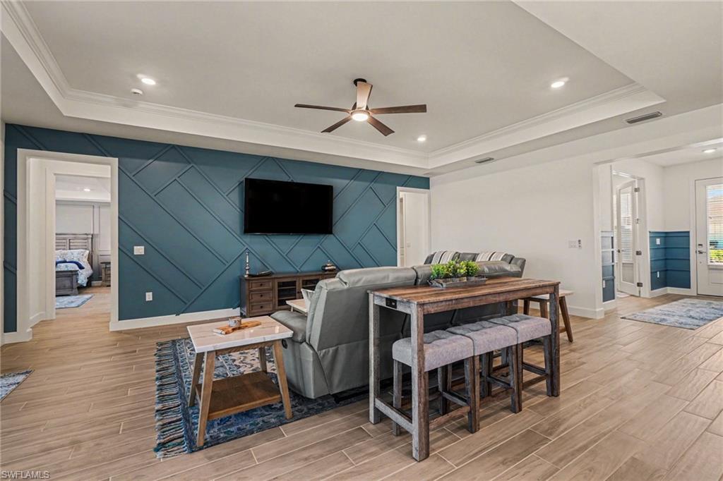 EDGEWATER SHORES - Residential