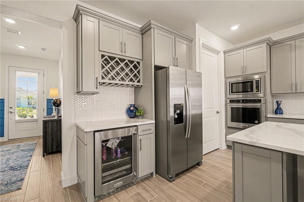 EDGEWATER SHORES - Residential