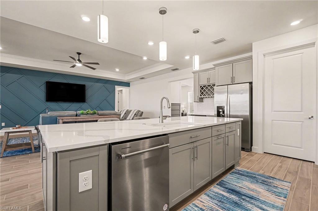 EDGEWATER SHORES - Residential