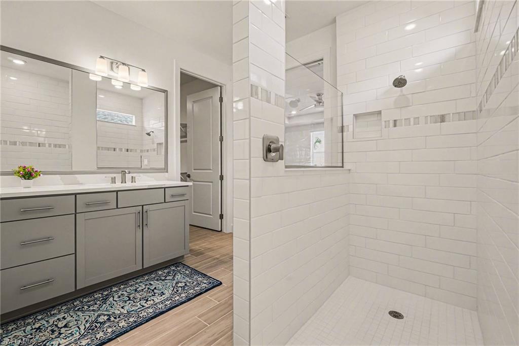 EDGEWATER SHORES - Residential