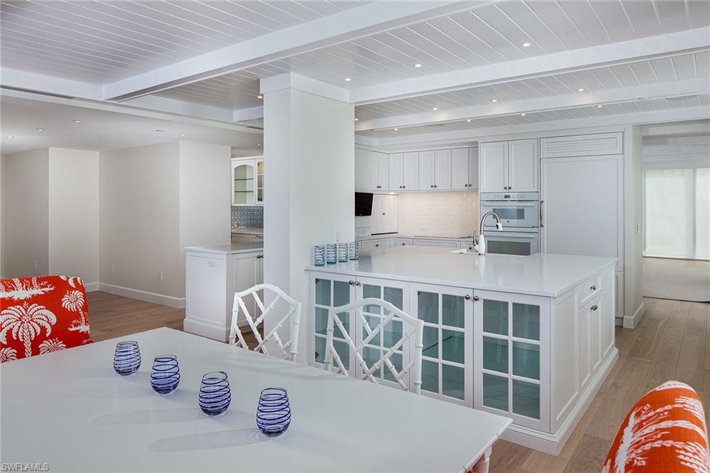 BEACH HOUSE AT NAPLES CAY - Residential