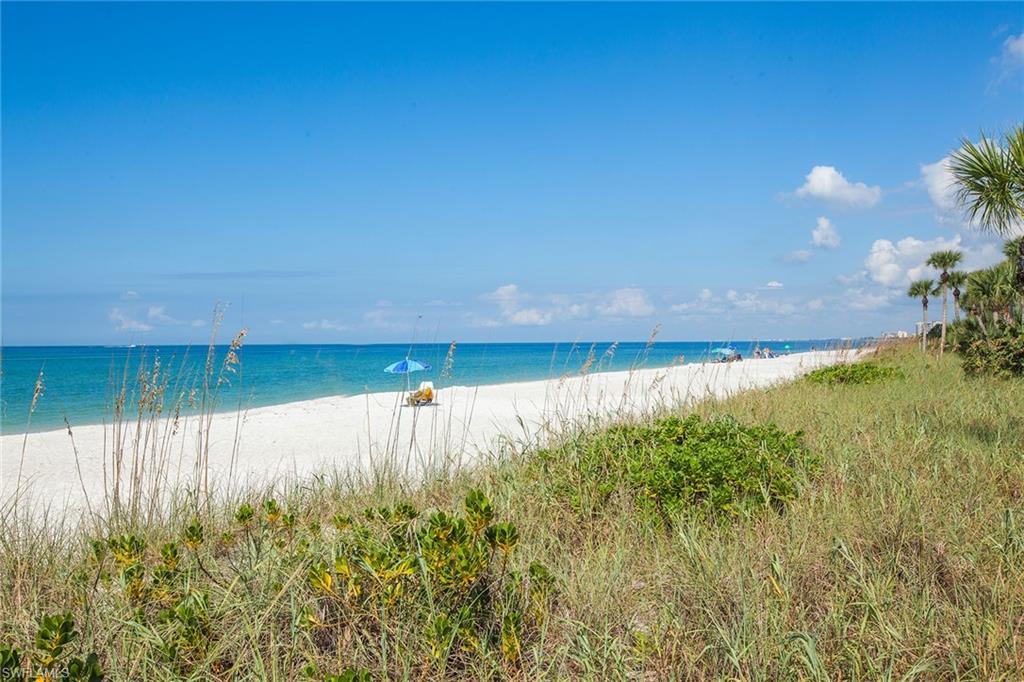 BEACH HOUSE AT NAPLES CAY - Residential