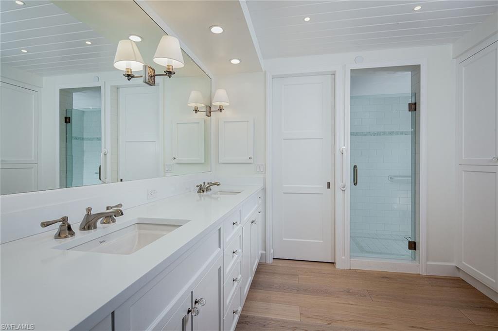 BEACH HOUSE AT NAPLES CAY - Residential