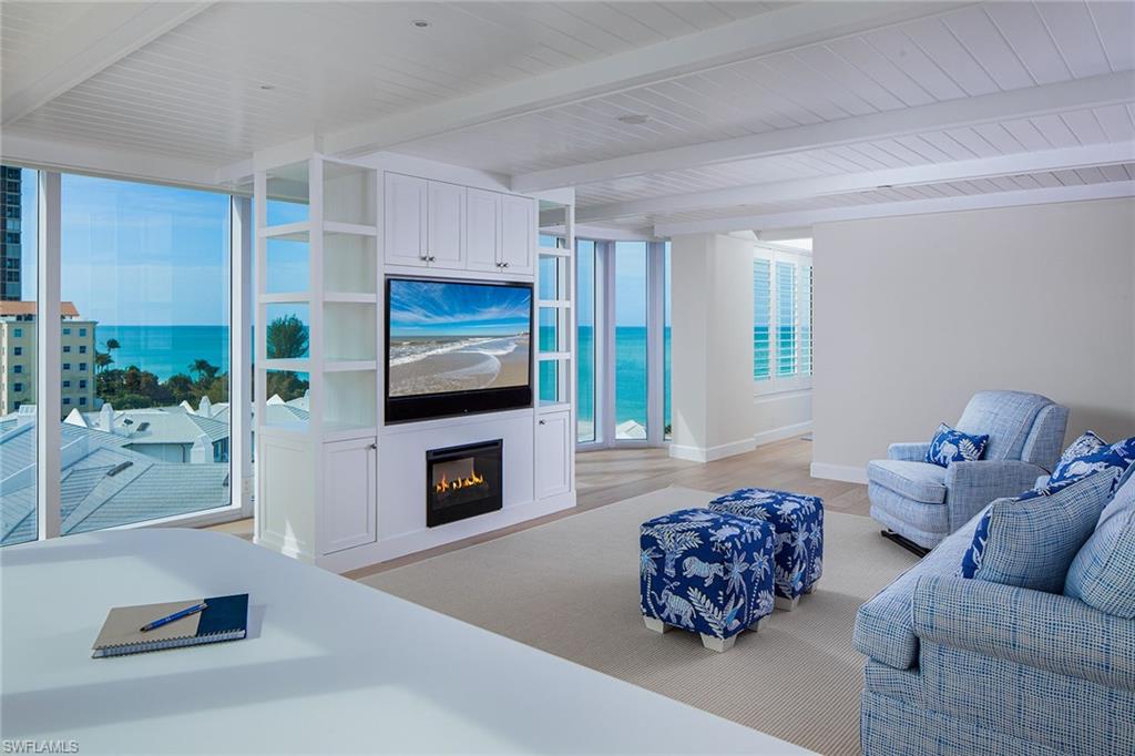 BEACH HOUSE AT NAPLES CAY - Residential