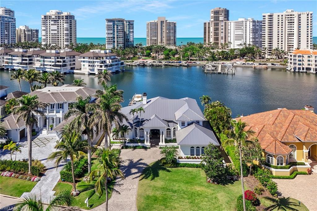 311 Neapolitan WAY