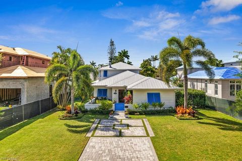 A home in NAPLES