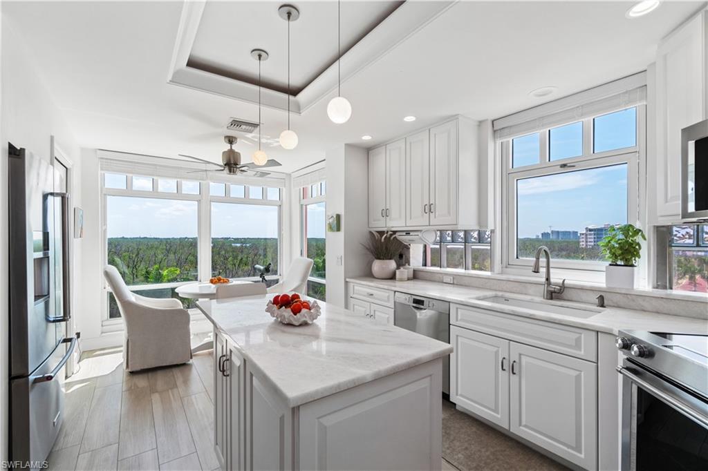 BAREFOOT BEACH CLUB - Residential