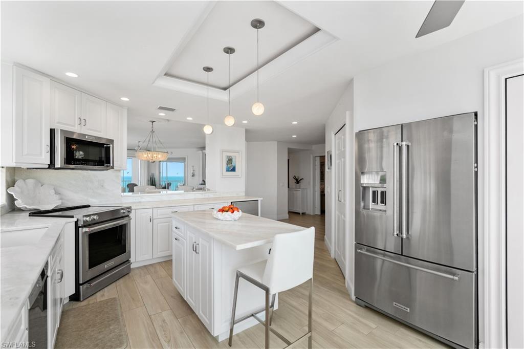 BAREFOOT BEACH CLUB - Residential