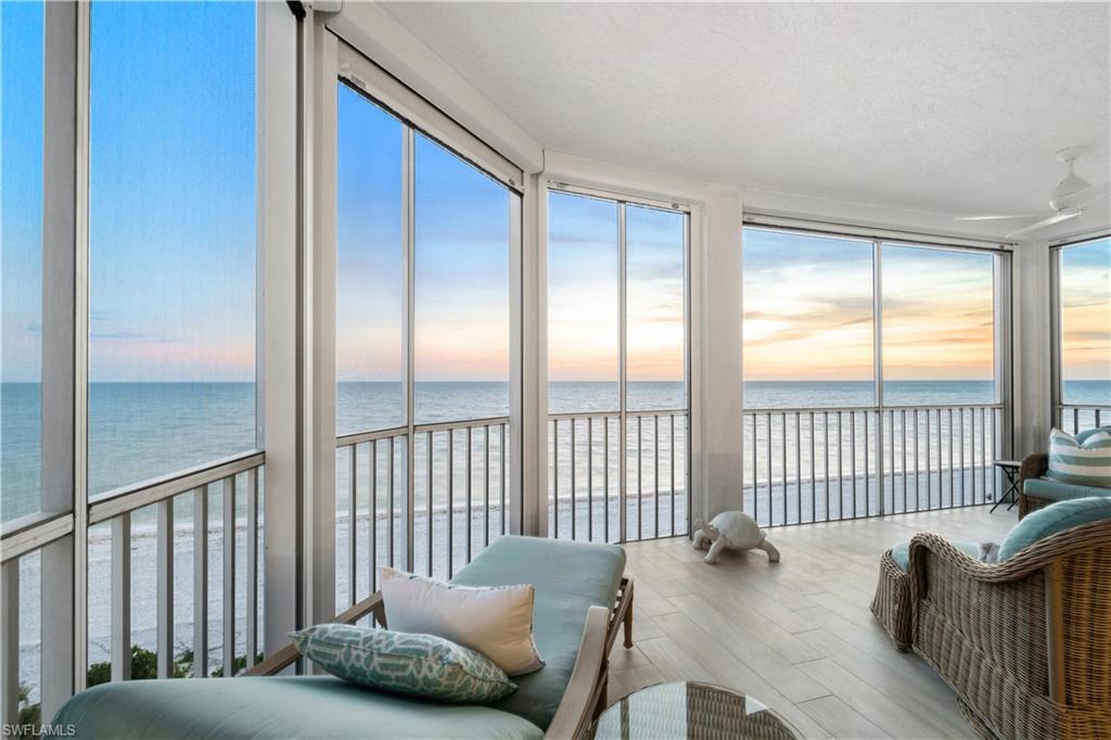 BAREFOOT BEACH CLUB - Residential