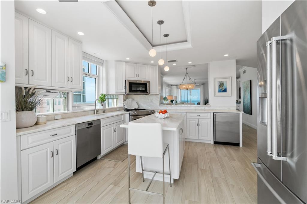 BAREFOOT BEACH CLUB - Residential