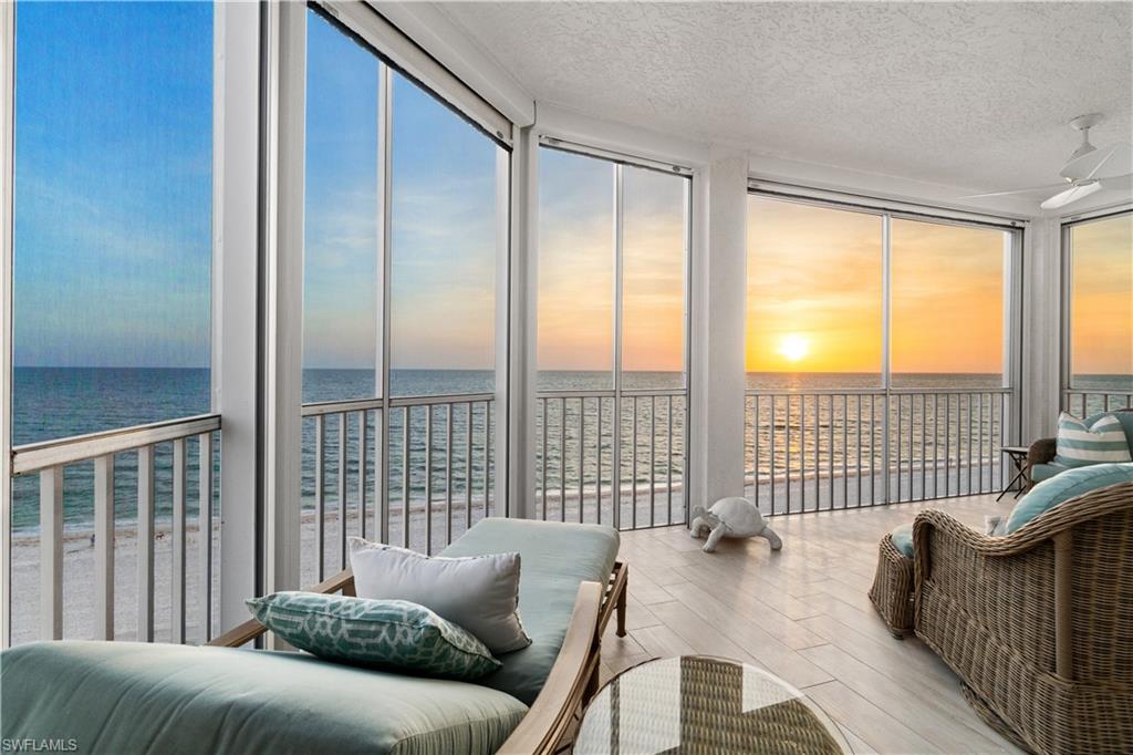 BAREFOOT BEACH CLUB - Residential