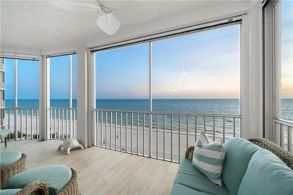 BAREFOOT BEACH CLUB - Residential